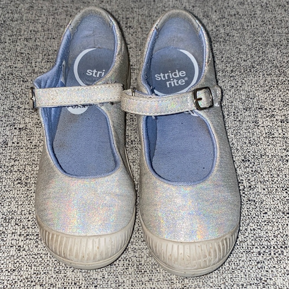 Stride Rite Irridscent Reagan Mary Jane Casual Shoe.